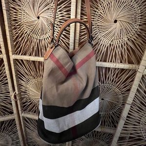 Burberry Maidstone Tote House Canvas Medium